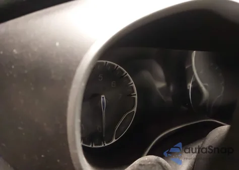 2023 Chrysler Pacifica Touring L z USA, uszkodzony, nr VIN 2C4RC1BG2PR532204